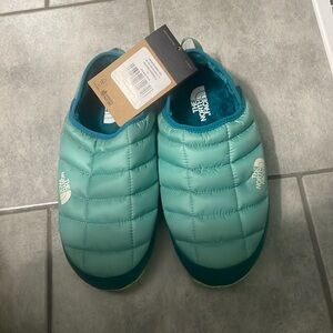 NWT northface outdoor slipper